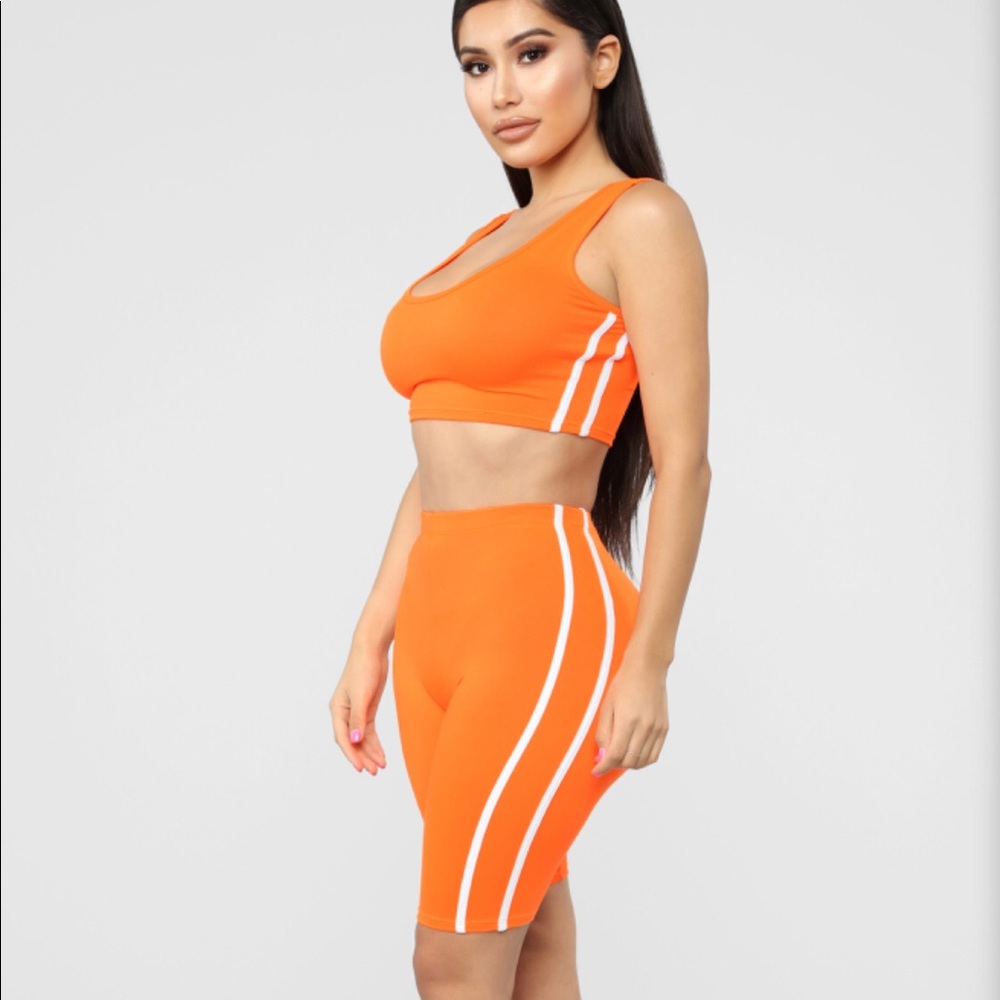 Brand new 🔥Biker short matching set in orange!